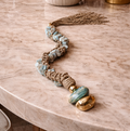 Colar de Mesa Manoela - Trançado com Macrame e Ônix Azul