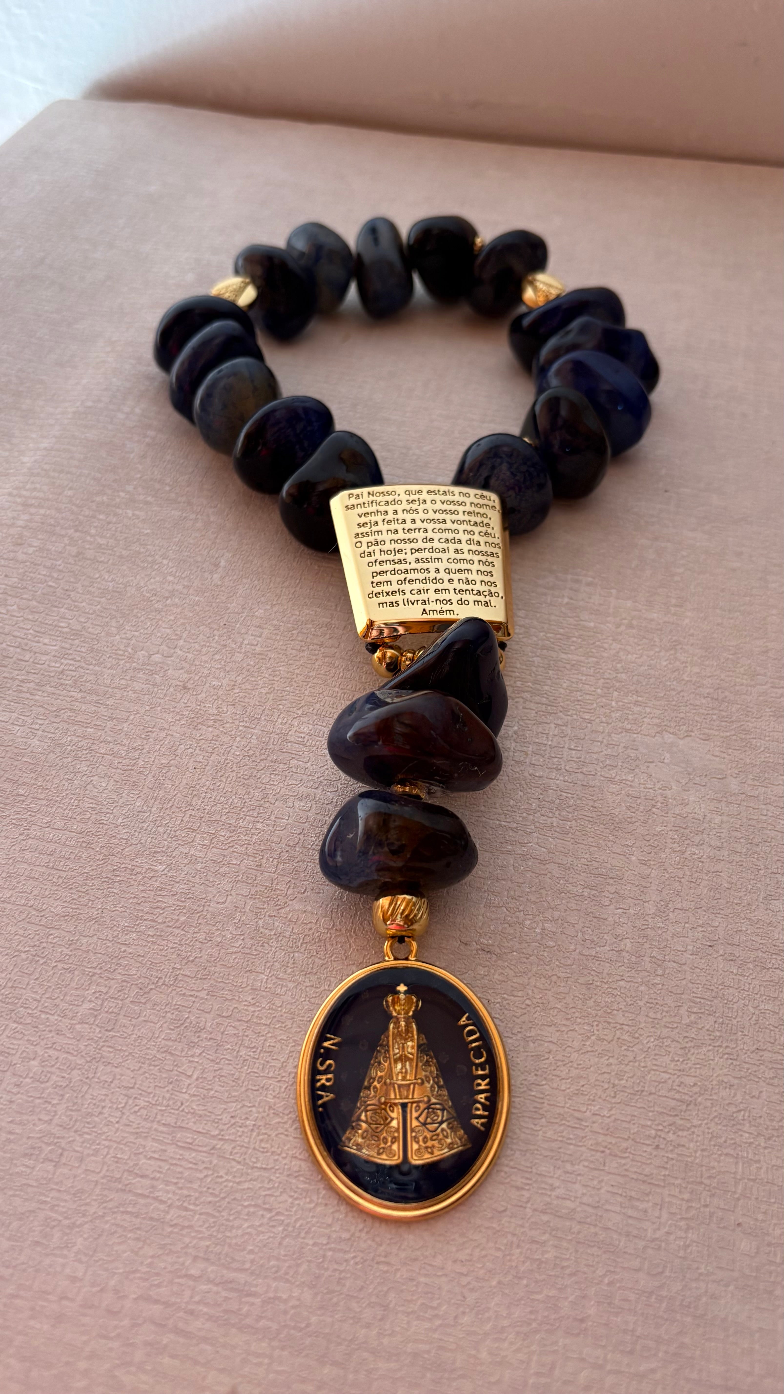 Terço Pai Nosso de Pedras Naturais - Ágata Azul com Medalha da Nossa Senhora.