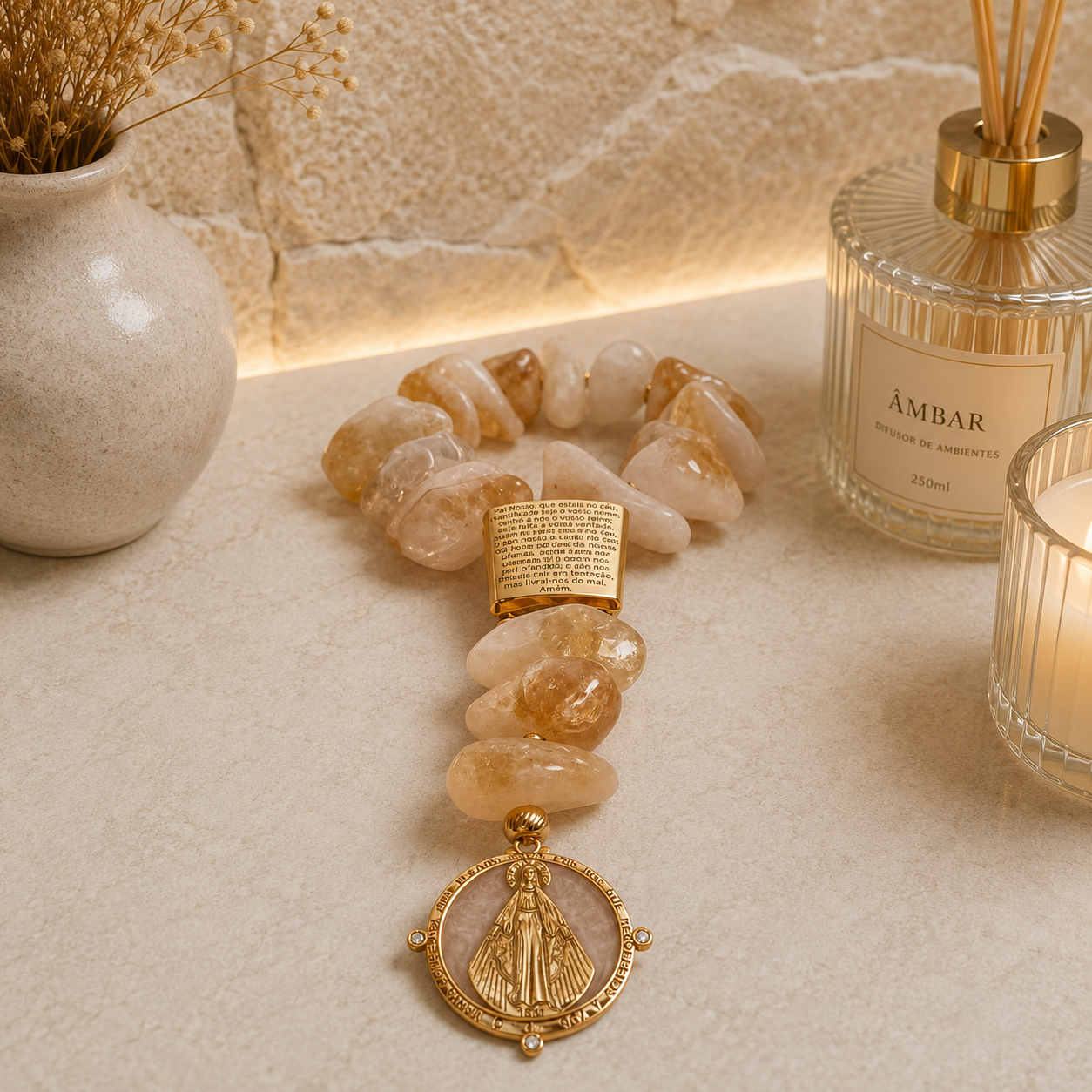 Terço Decorativo Pai Nosso de Pedra Natural - Citrino com Medalha da Nossa Senhora.