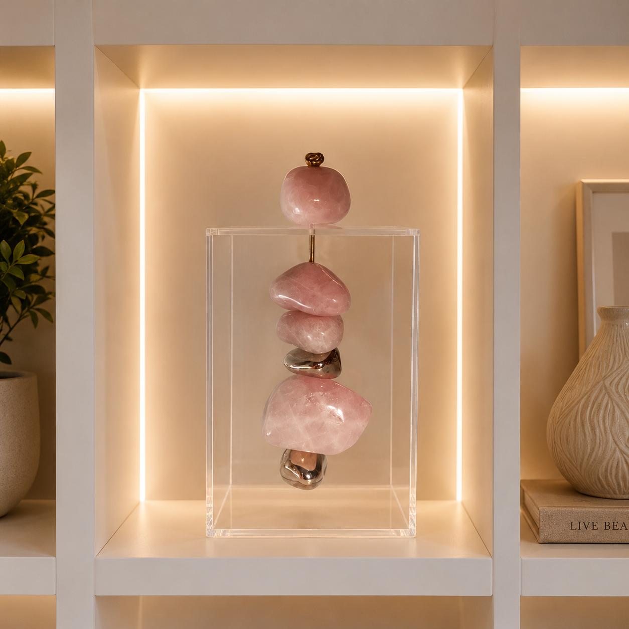 Caixa decorativa de acrílico de Quartzo Rosa e Banhada.