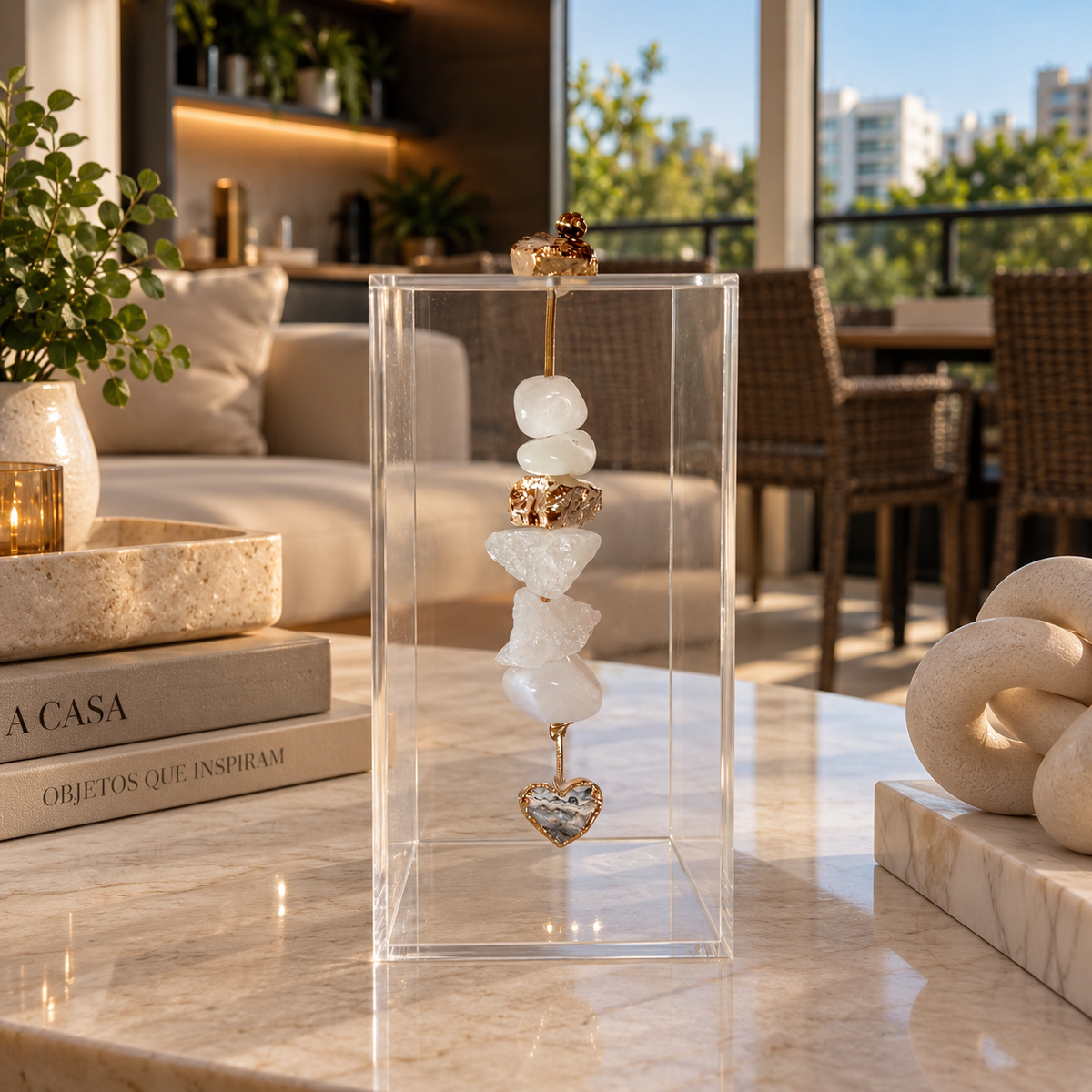 Caixa decorativa de acrílico de Quartzo Branco e Ponteira de Coração .