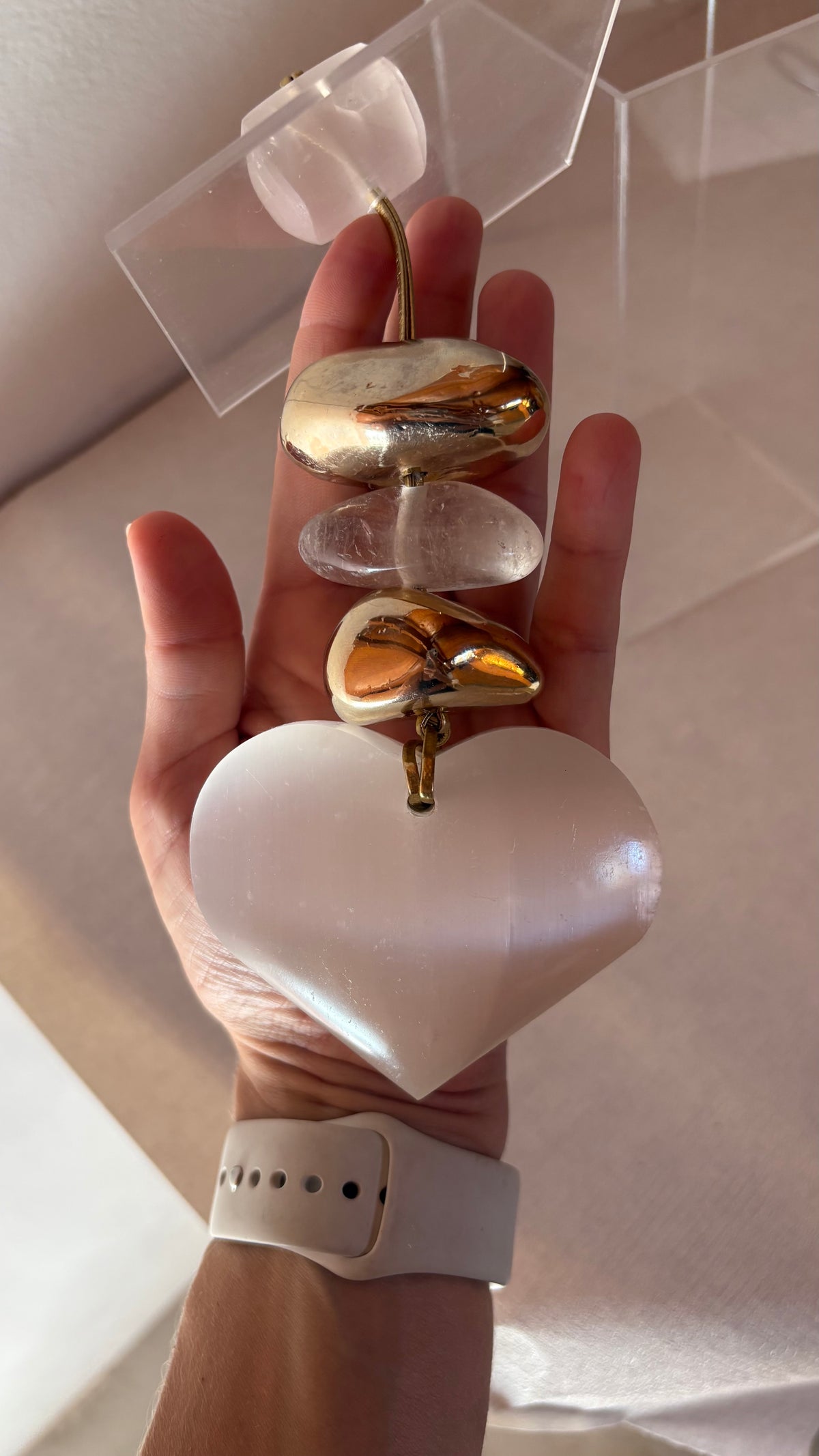 Caixa decorativa de acrílico de Cristal com Coração de Selenita.