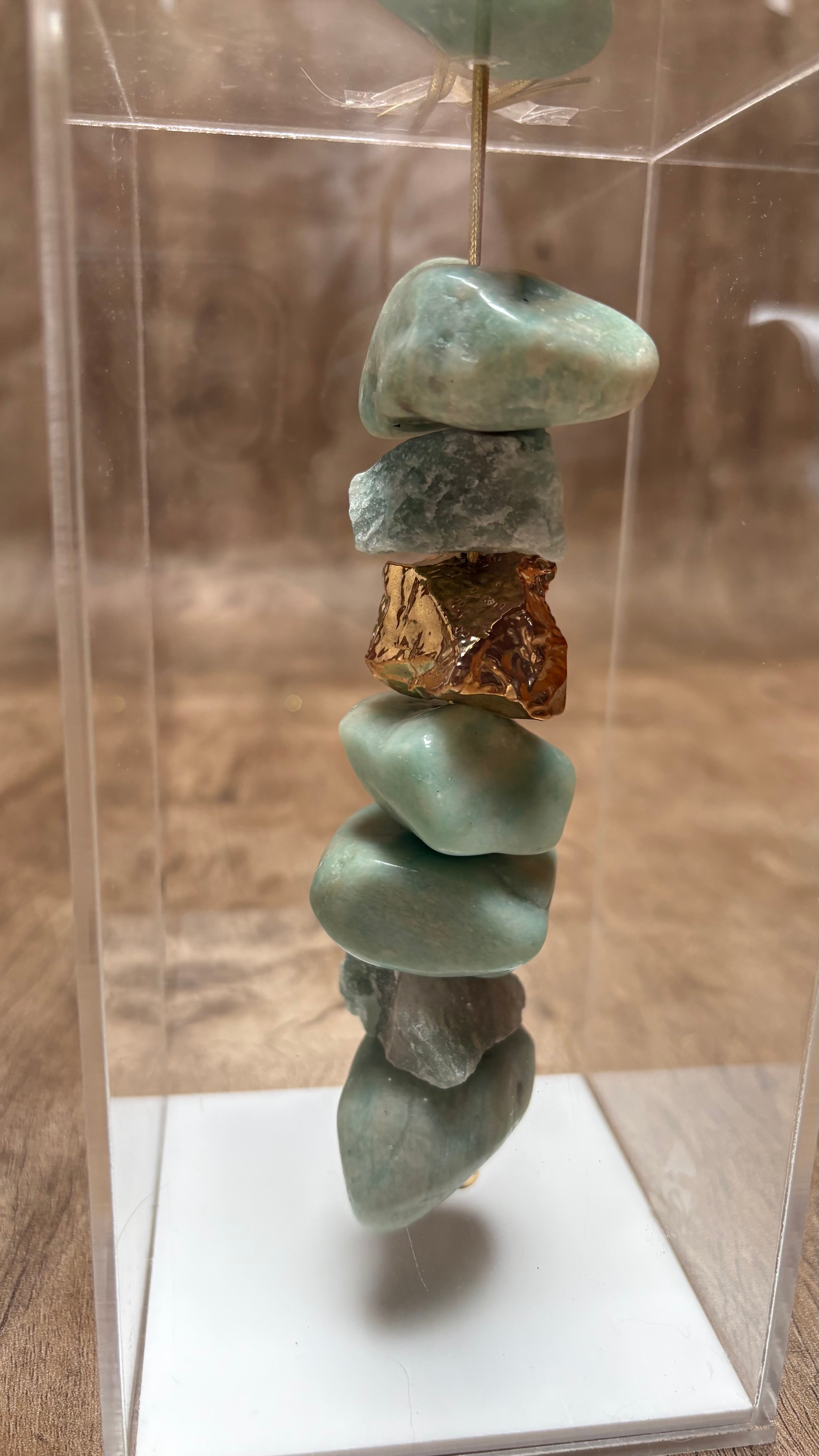 Caixa de Acrílico Decorativa Com Pedra Natural - Amazonita com pingente banhado.