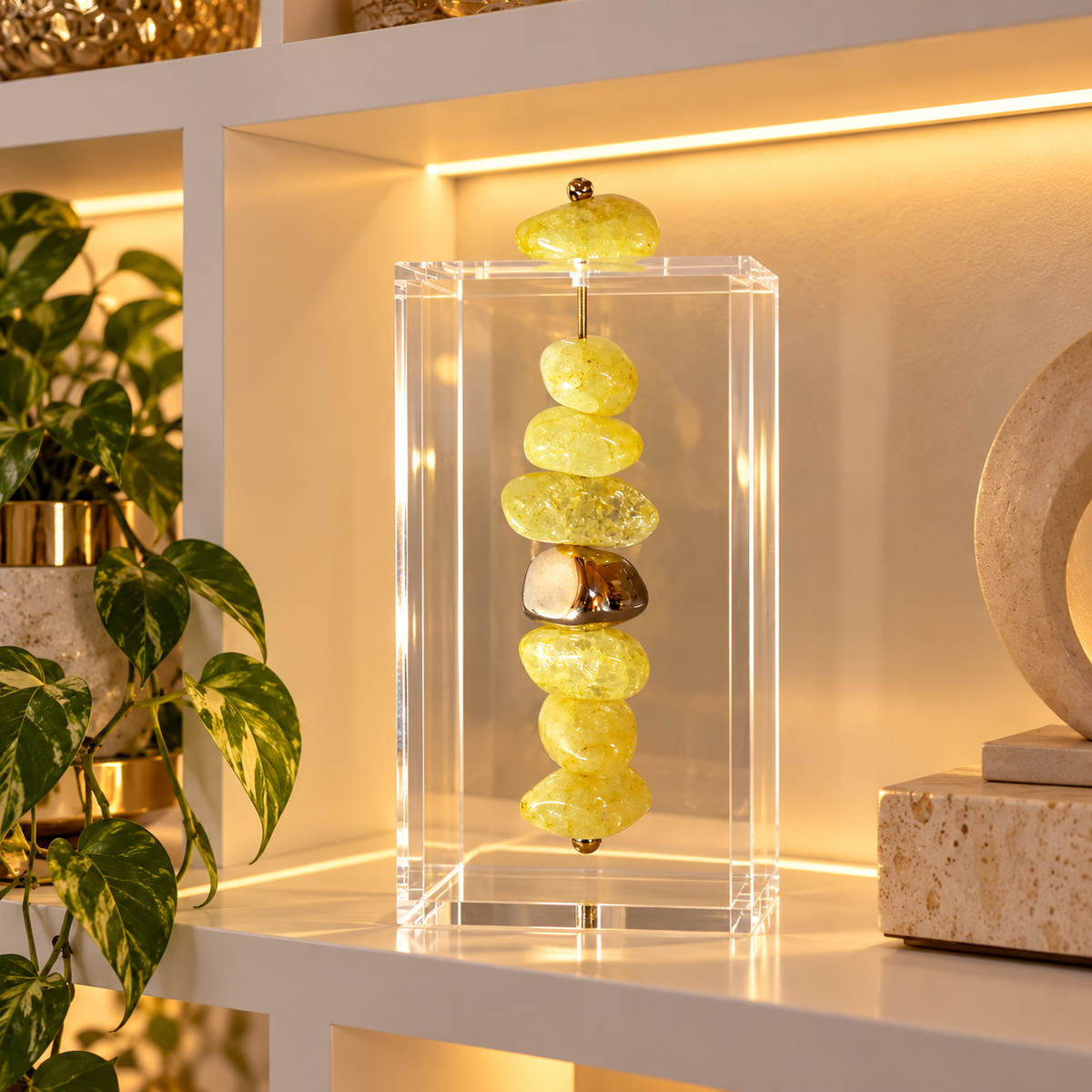 Caixa decorativa de acrílico de Cristal Amarelo e Pedra Banhada.