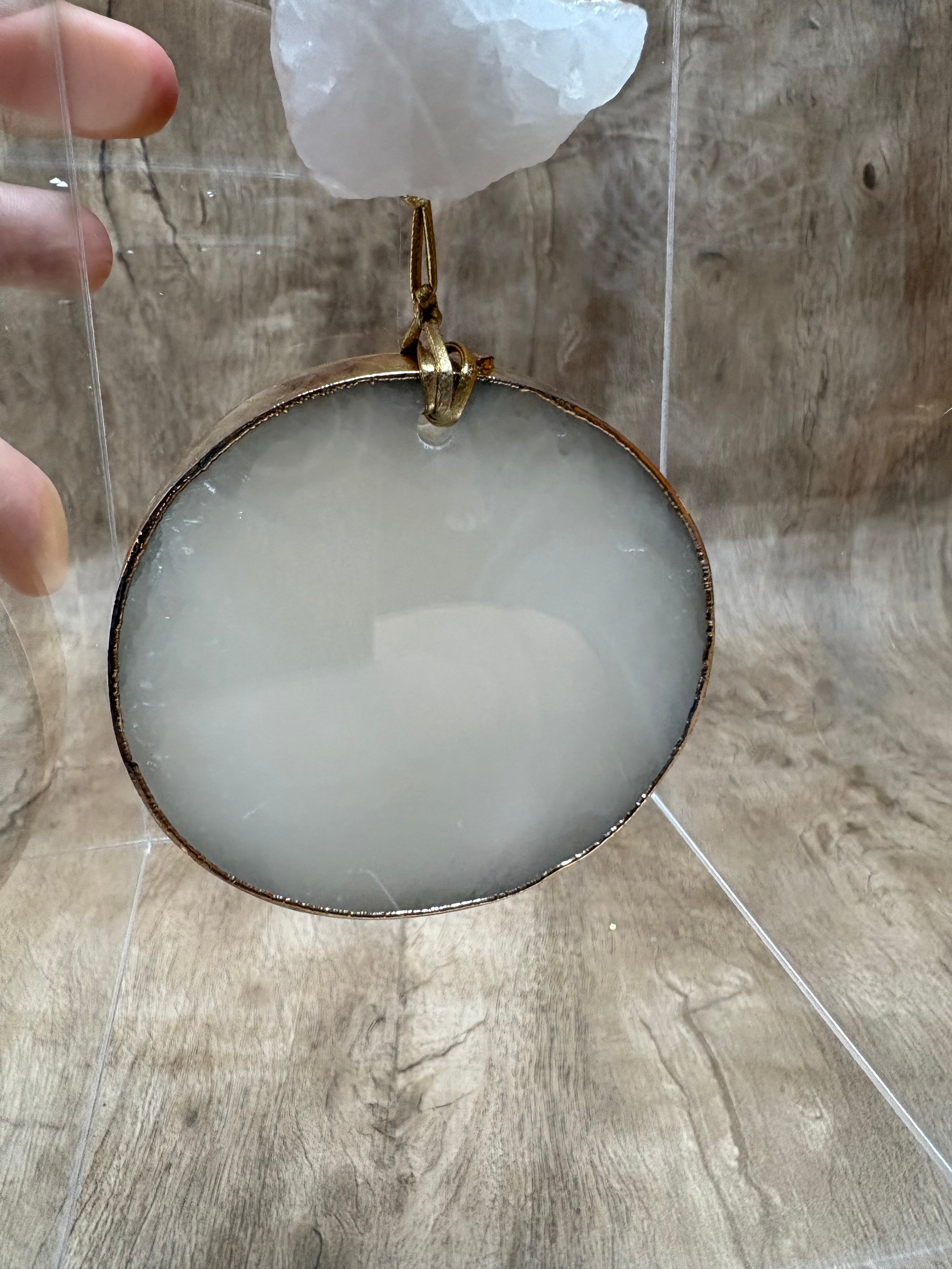 Caixa decorativa de acrílico de Quartzo Braço e Selenita Banhada.