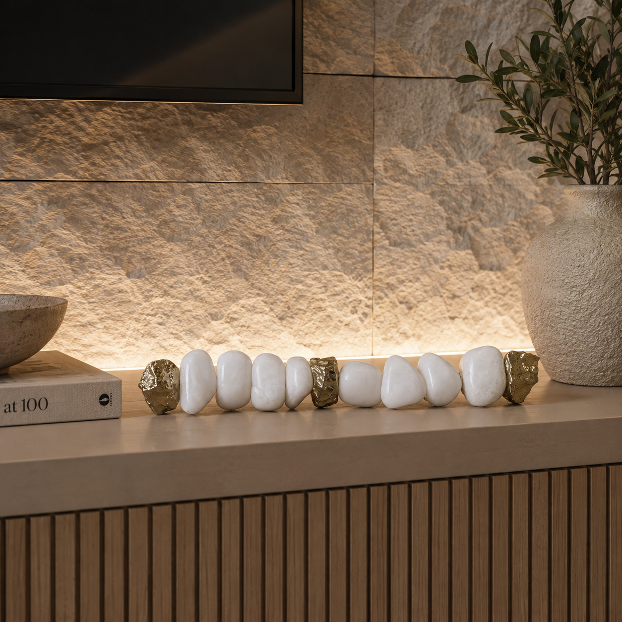 Colar de Mesa - Quartzo Branco Rolado e Pedra Banhada Bruta.