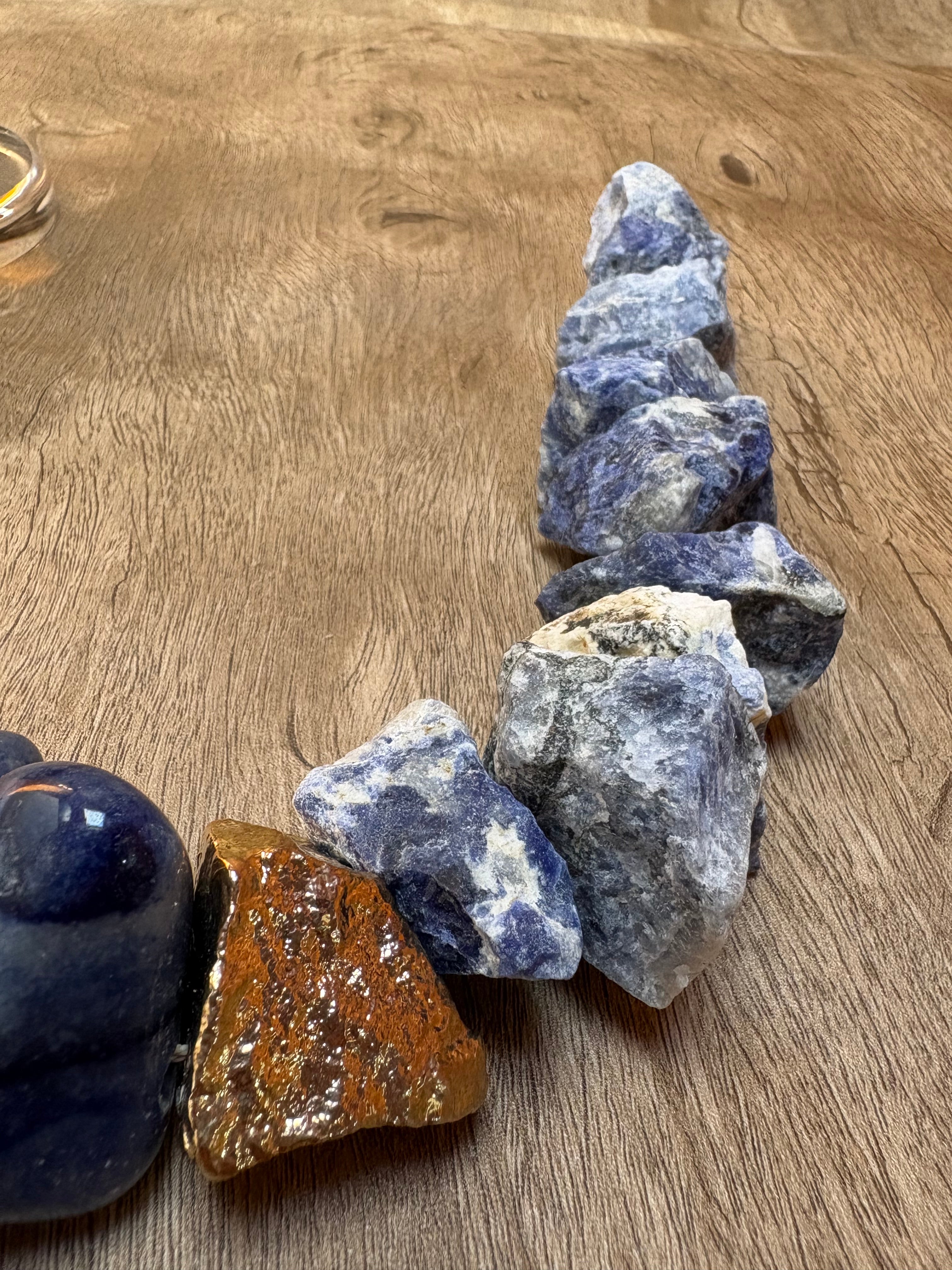 Colar de Mesa - Sodalita com pedra banhada.