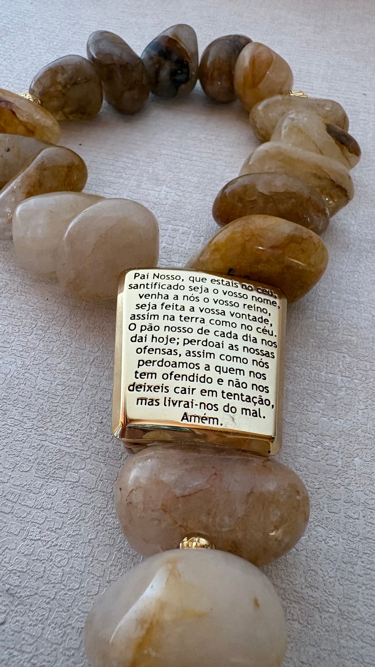 Terço decorativo de Pedras Naturais - Hematóide e Oração do Pai Nosso.