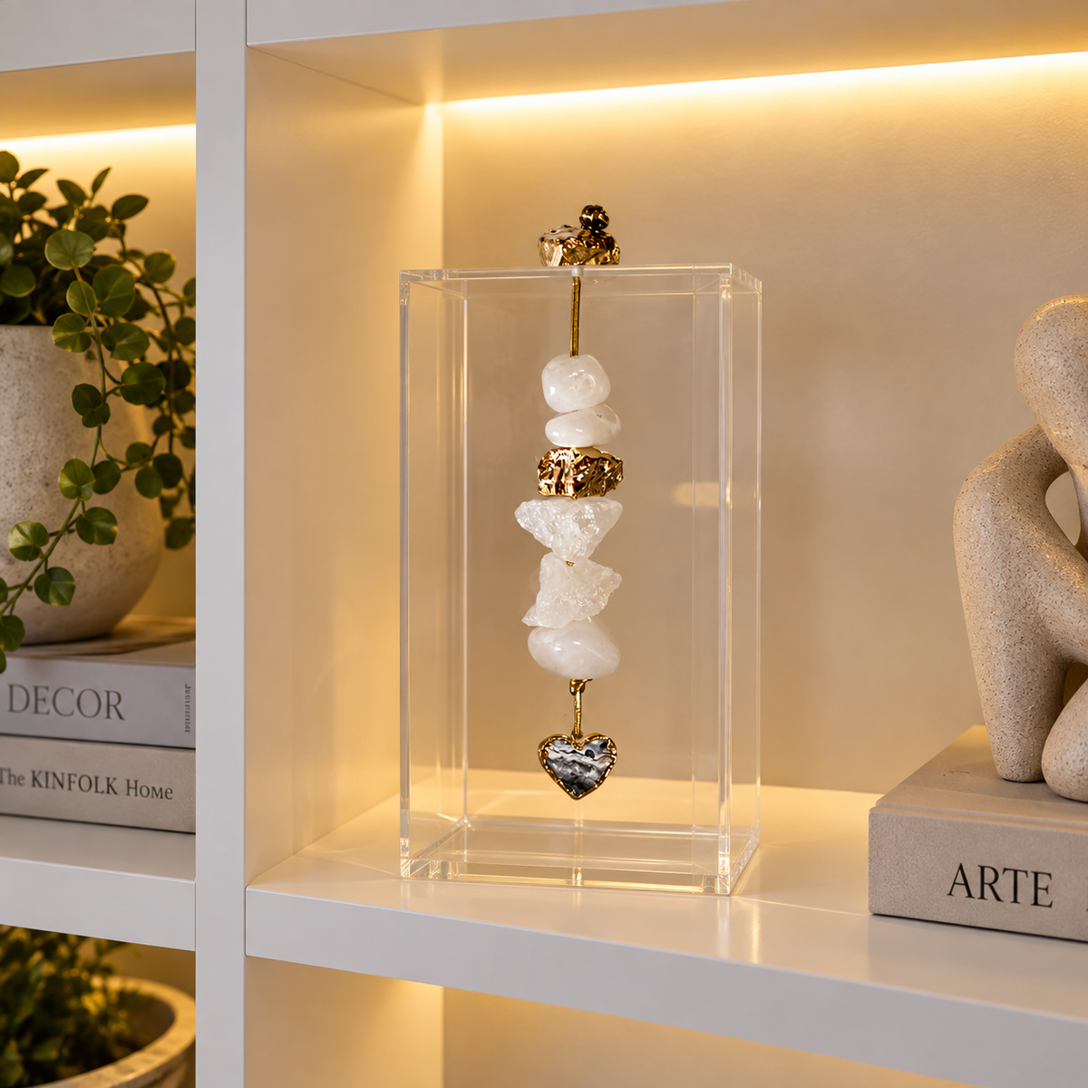 Caixa decorativa de acrílico de Quartzo Branco e Ponteira de Coração .