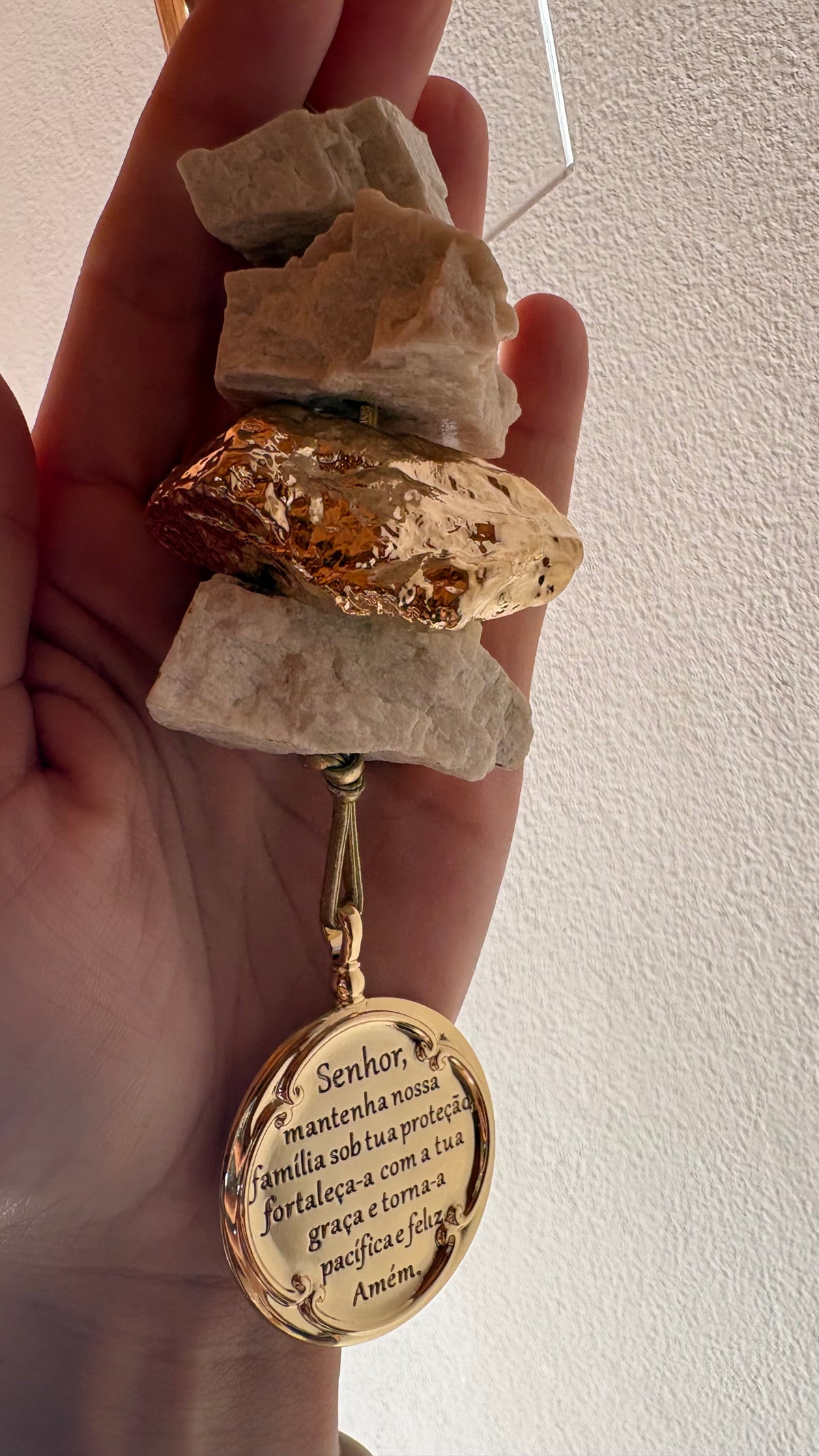 Caixa decorativa de acrílico de Fedspaldo e Banhada Bruta e Medalha da Família.