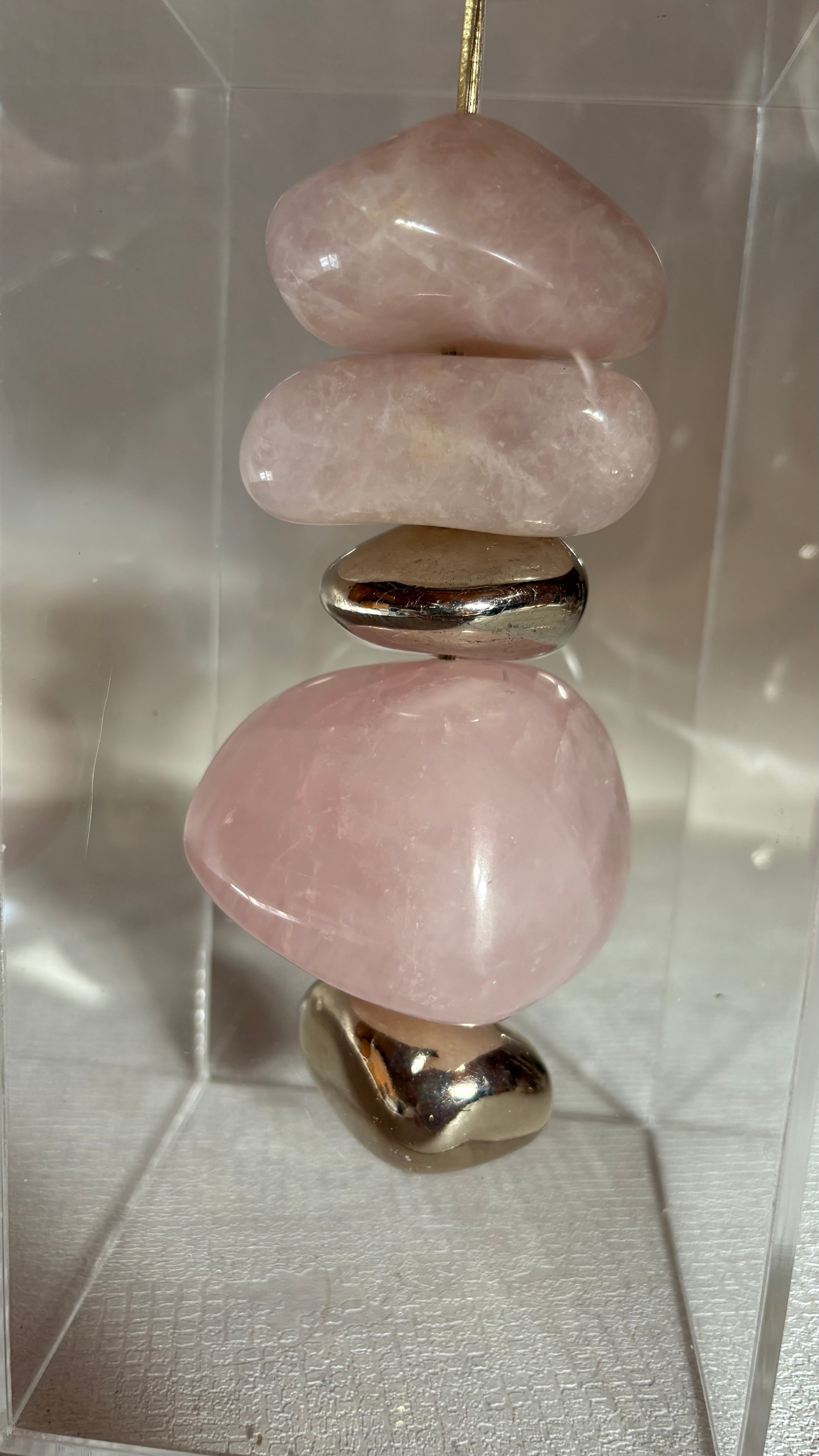 Caixa decorativa de acrílico de Quartzo Rosa e Banhada.