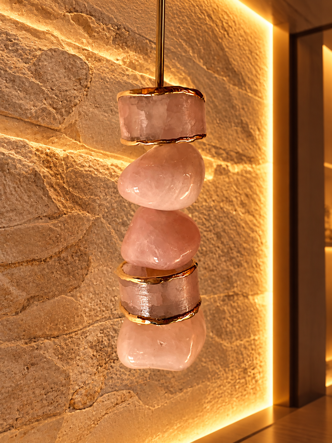Caixa decorativa de acrílico de Quartzo Rosa e Selenita Banhada.