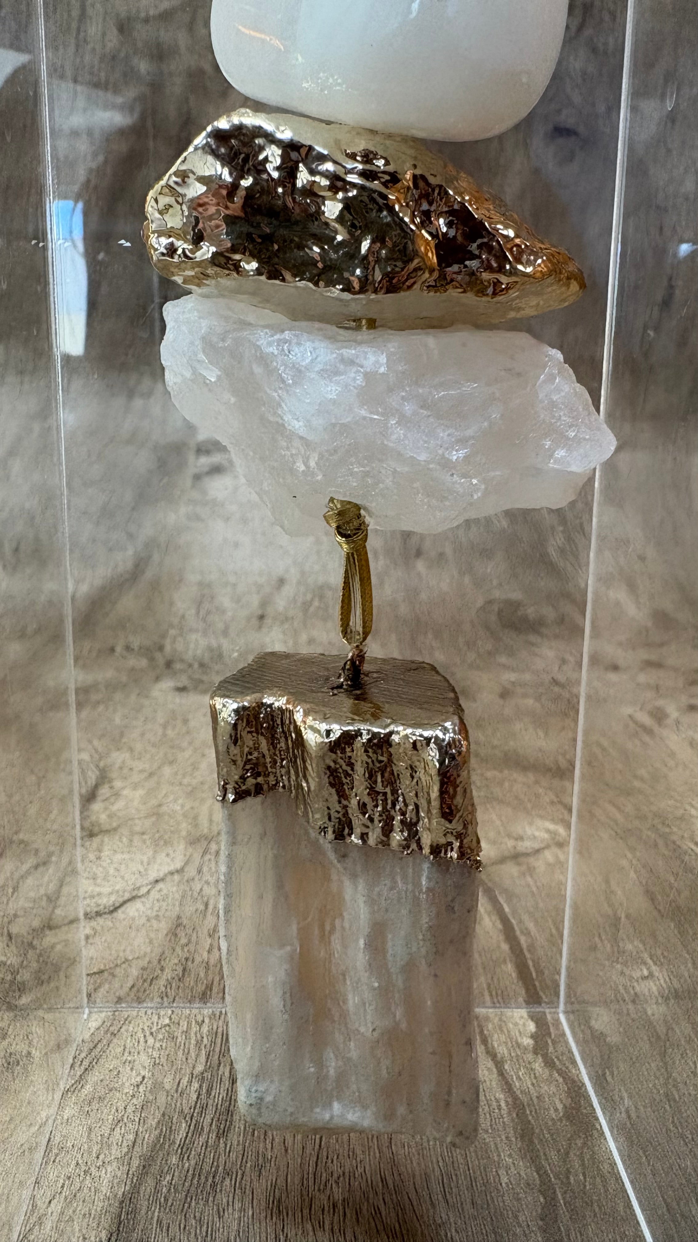 Caixa decorativa de acrílico de Quartzo Branco e Selenita Laranja.