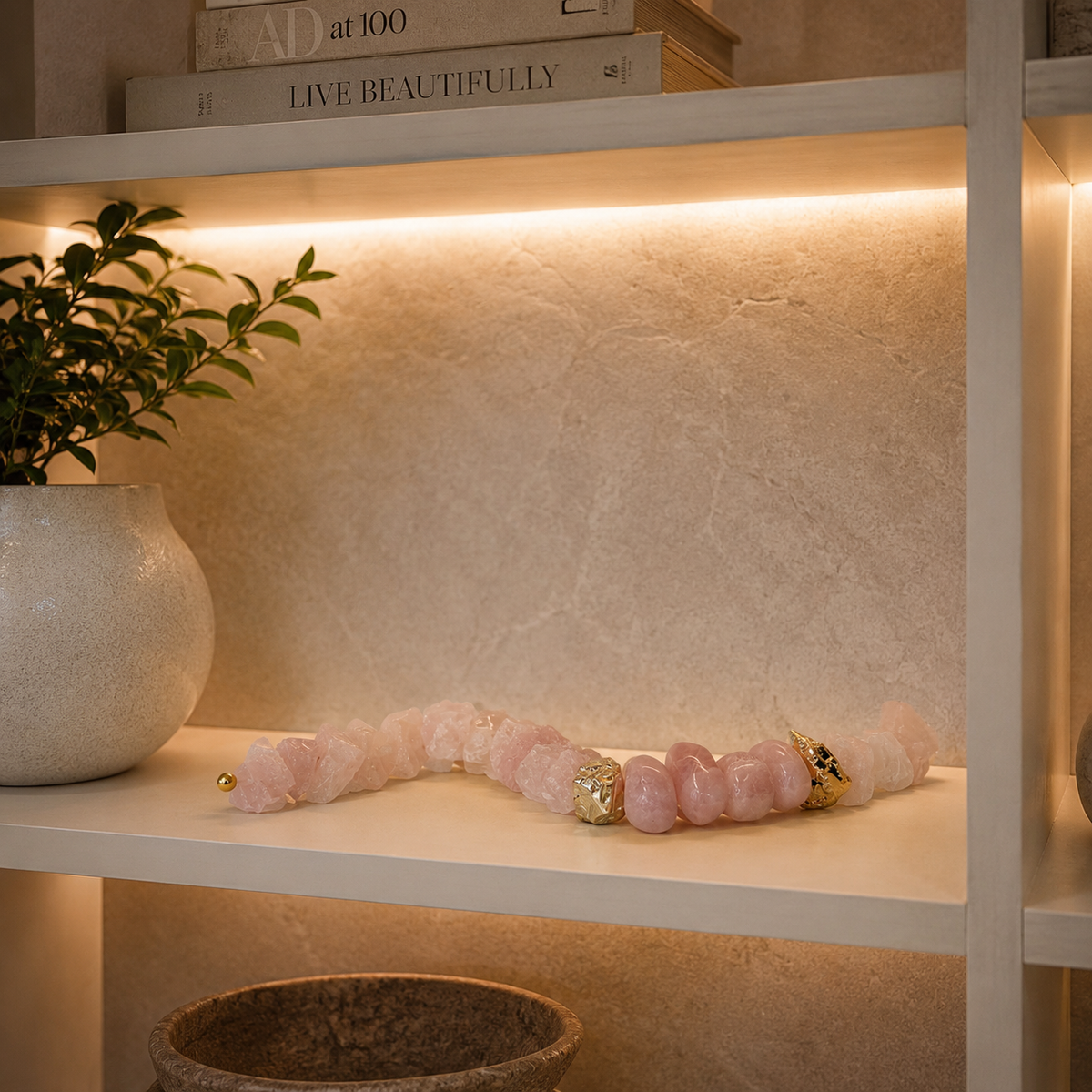 Colar de Mesa Bela- Quartzo Rosa com Pedra Banhada.