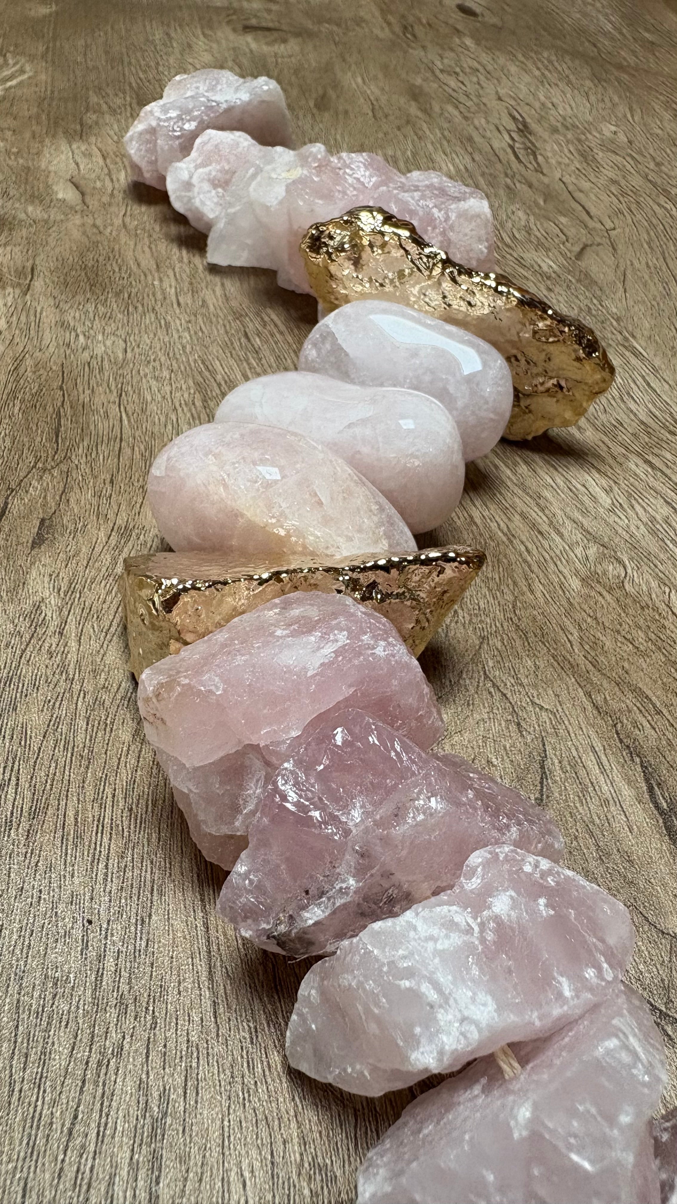 Colar de Mesa - Quartzo Rosa com pedra banhada.