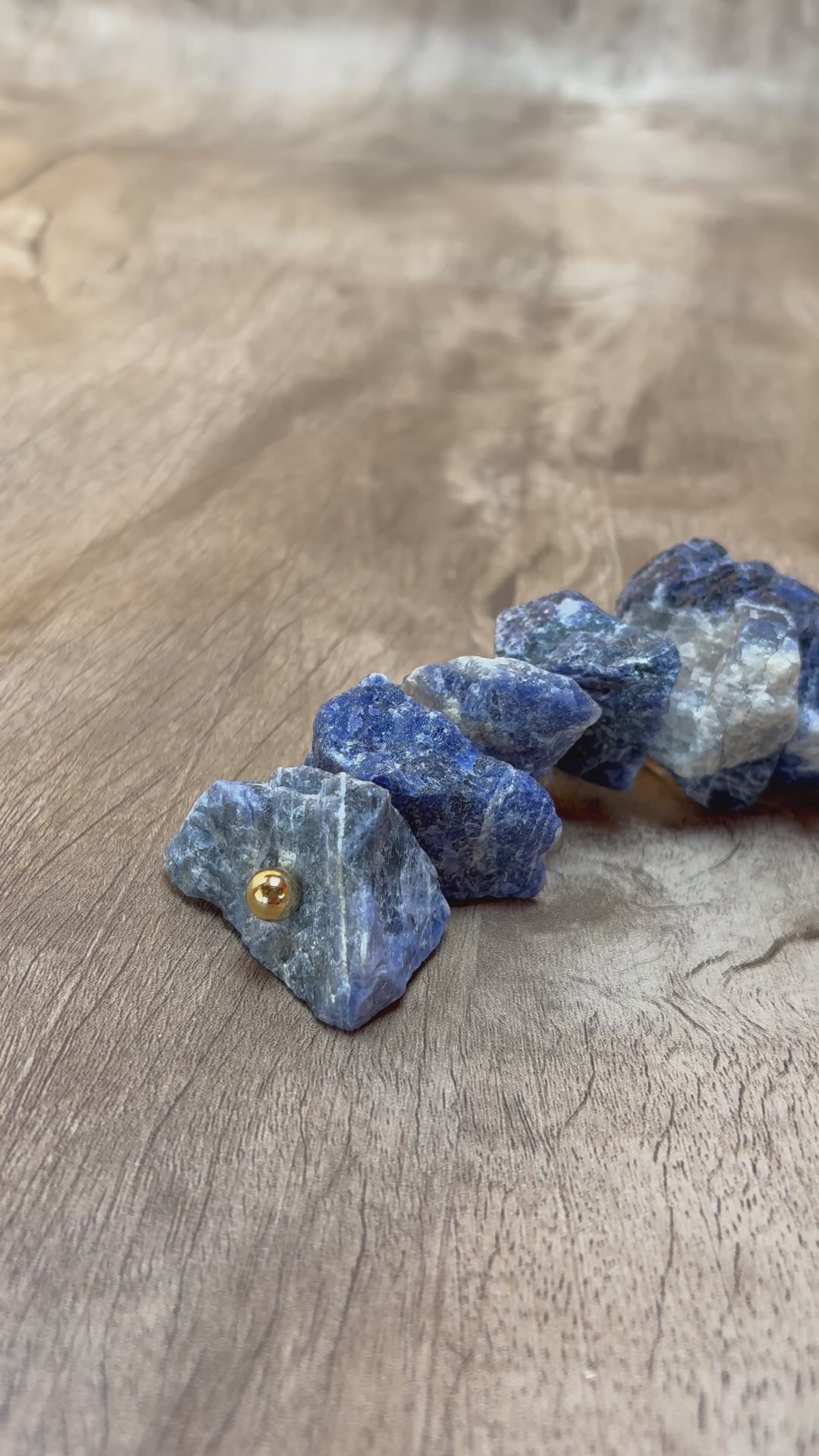 Colar de Mesa - Sodalita com pedra banhada.