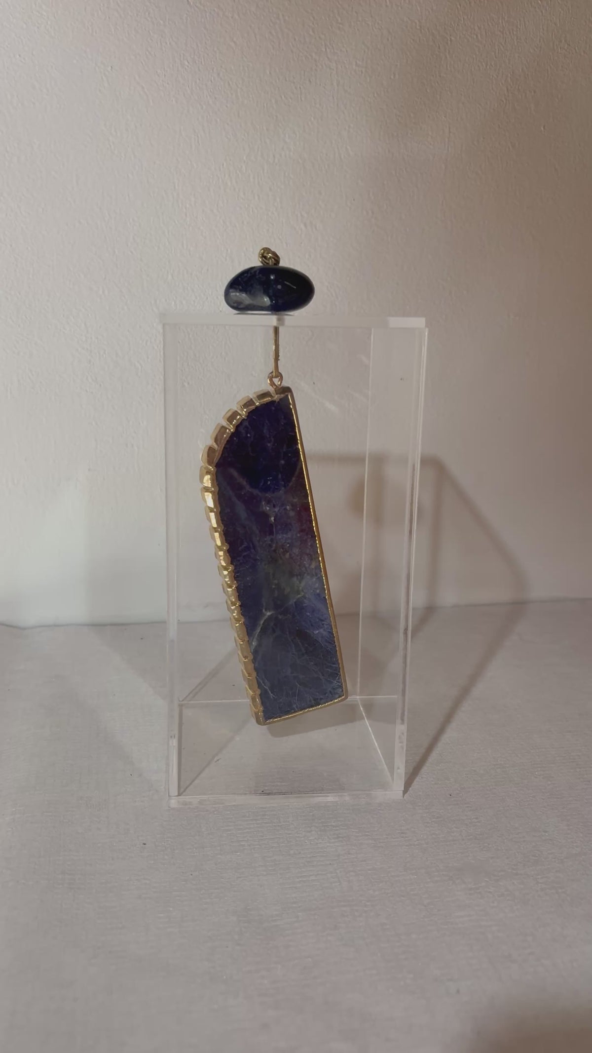 Caixa decorativa de acrílico de Sodalita Banhada.