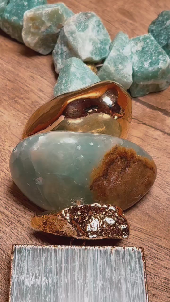 Colar de Mesa Francisca - Quartzo Verde com Ônix e selenita