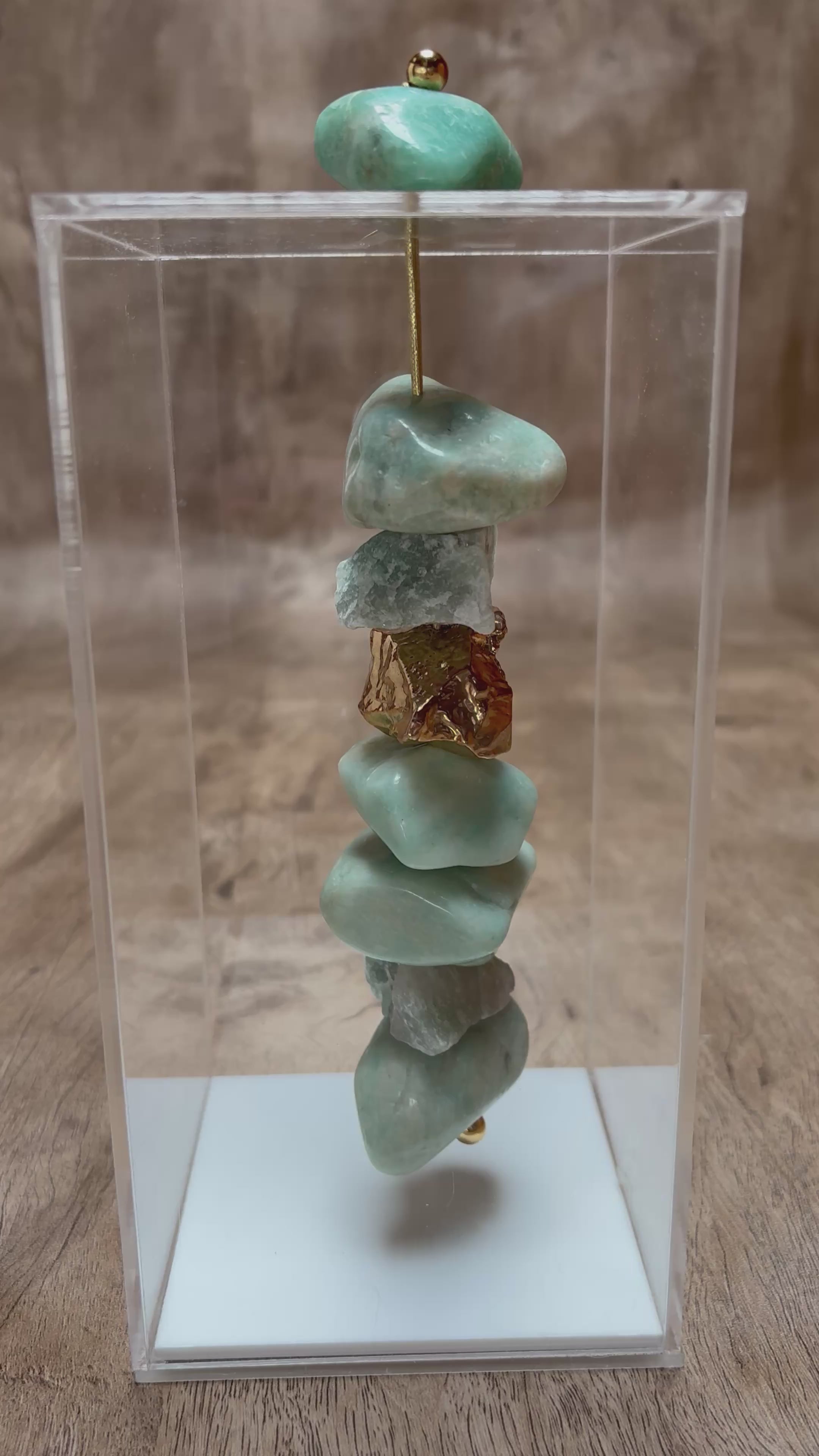 Caixa de Acrílico Decorativa Com Pedra Natural - Amazonita com pingente banhado.